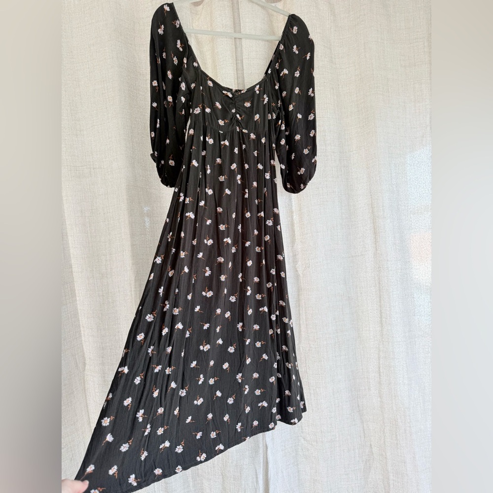Billabong Floral Midi Dress w/ Puff Sleeves